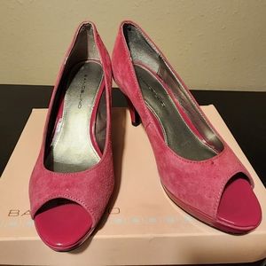 New Bandolino Suede pink shoes pumps